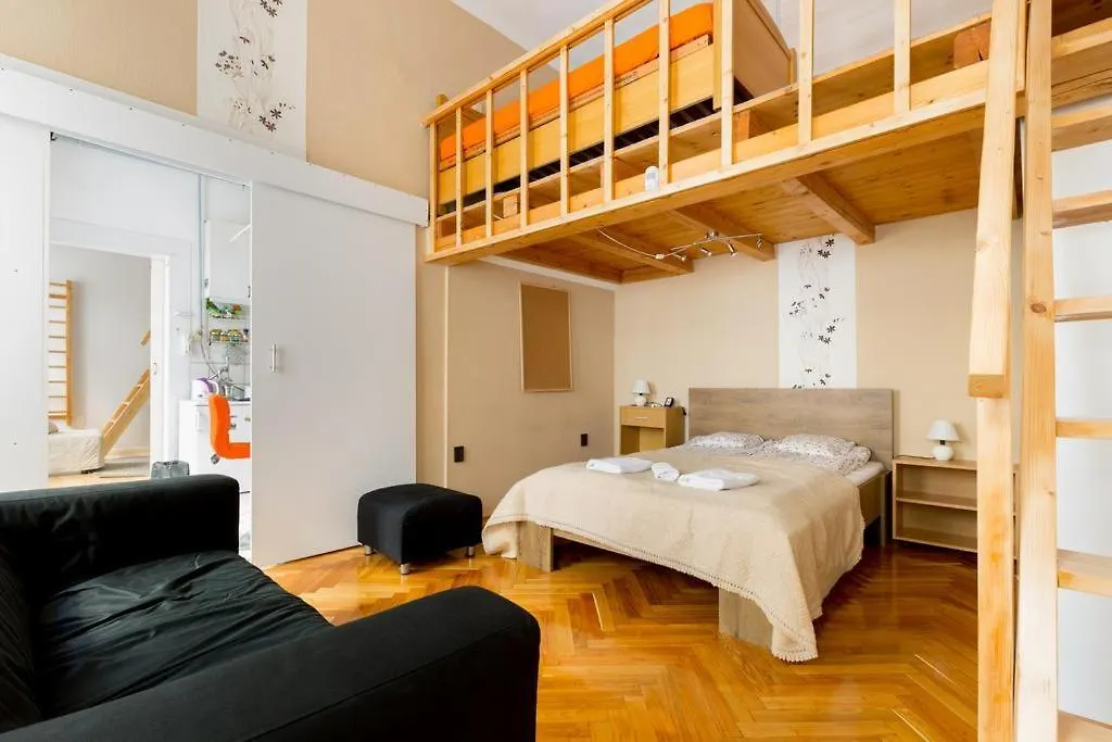 Szentkiralyi 5 - Double Basic In The City Center - Self-Check-In Budapest Ungheria